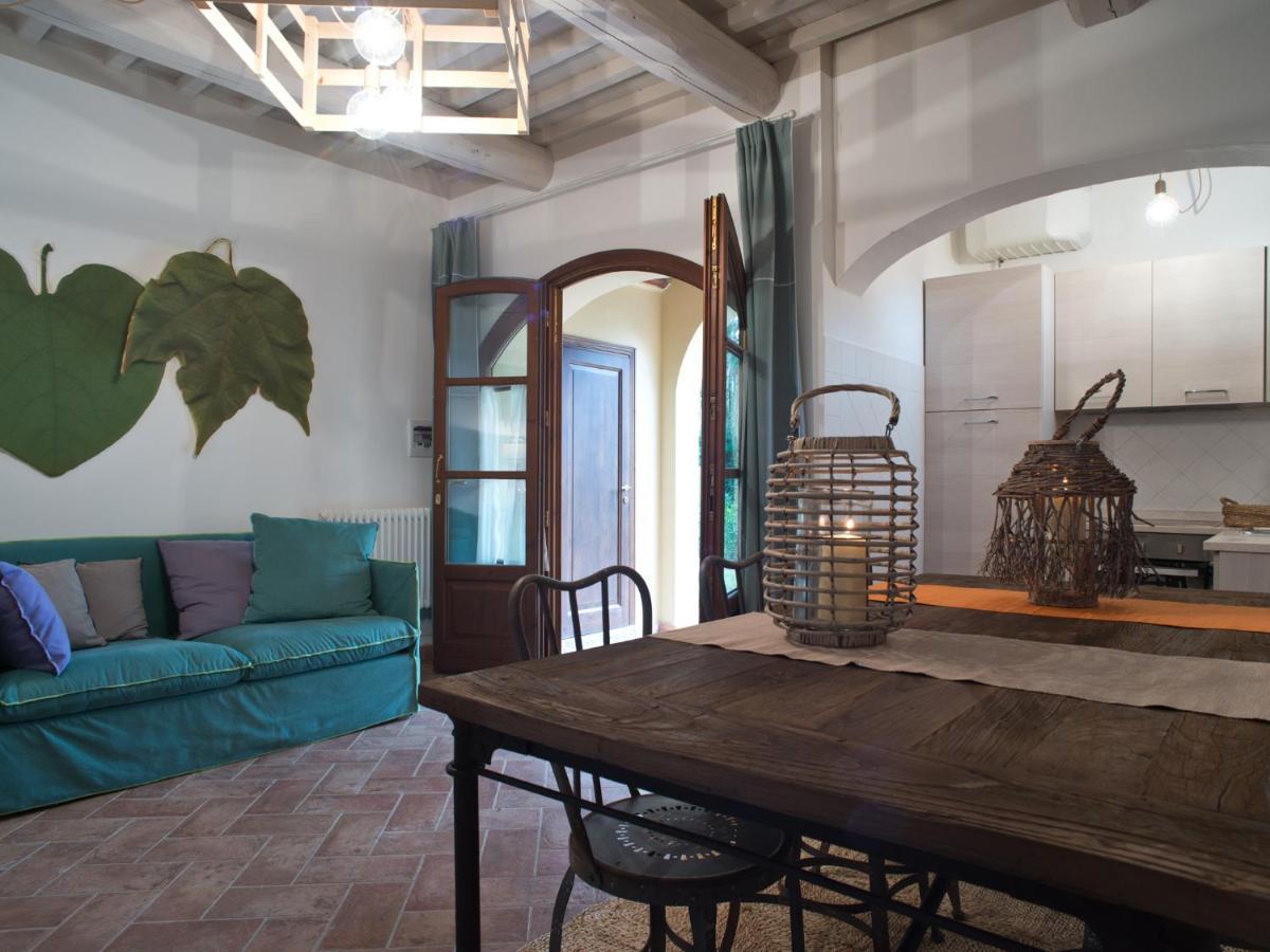 San Ruffino Apartments Lari Екстериор снимка