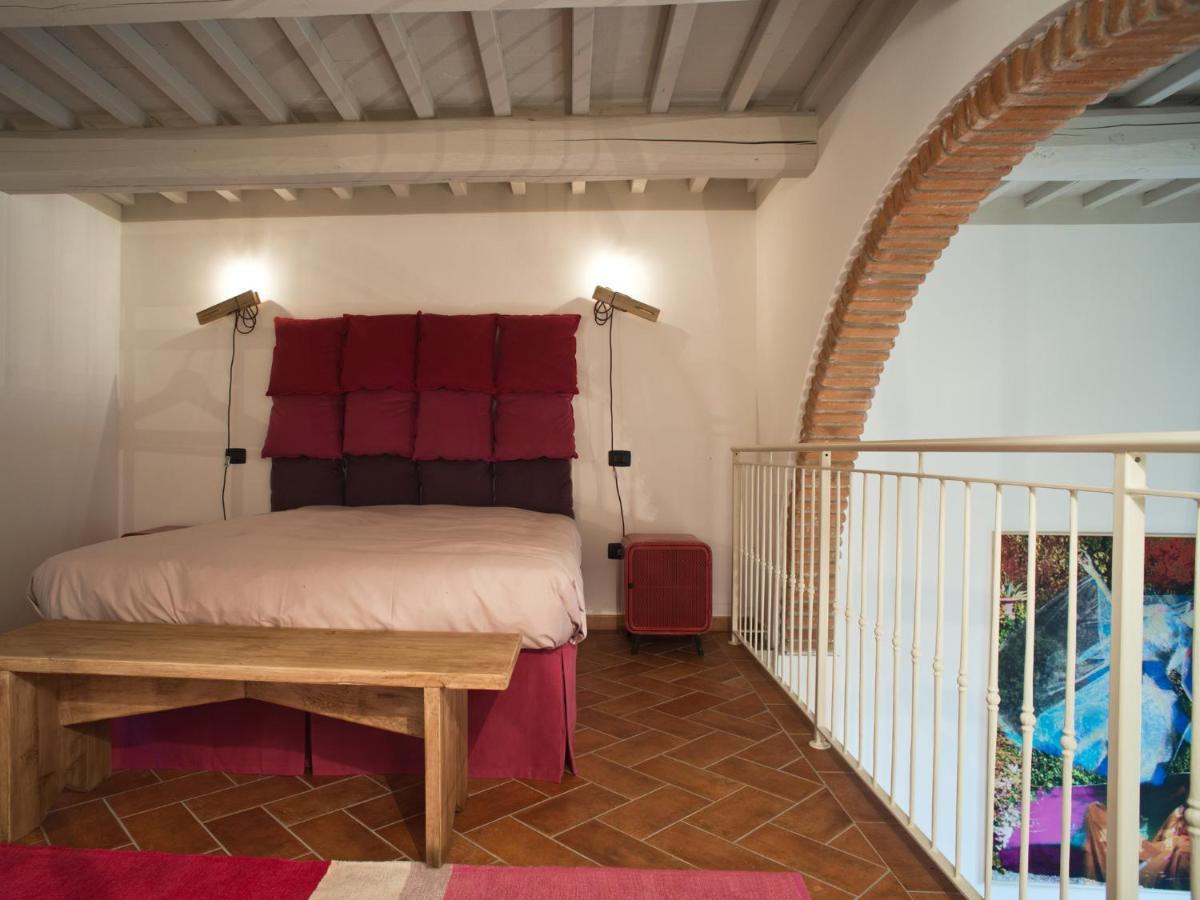 San Ruffino Apartments Lari Екстериор снимка