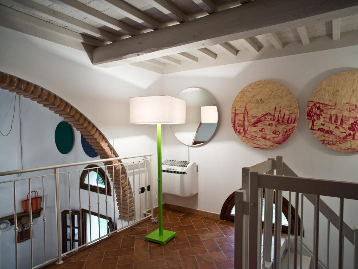 San Ruffino Apartments Lari Екстериор снимка