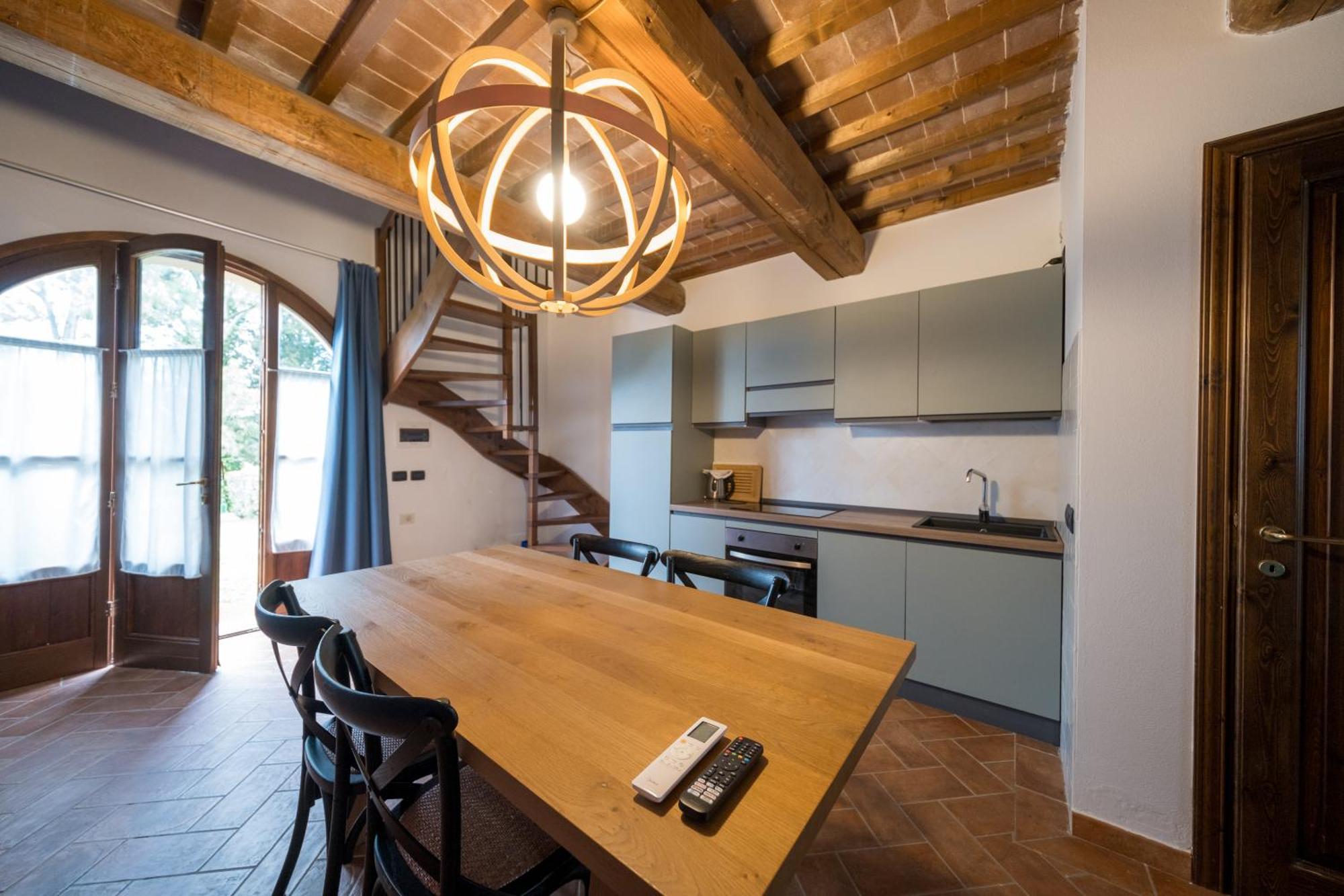 San Ruffino Apartments Lari Екстериор снимка