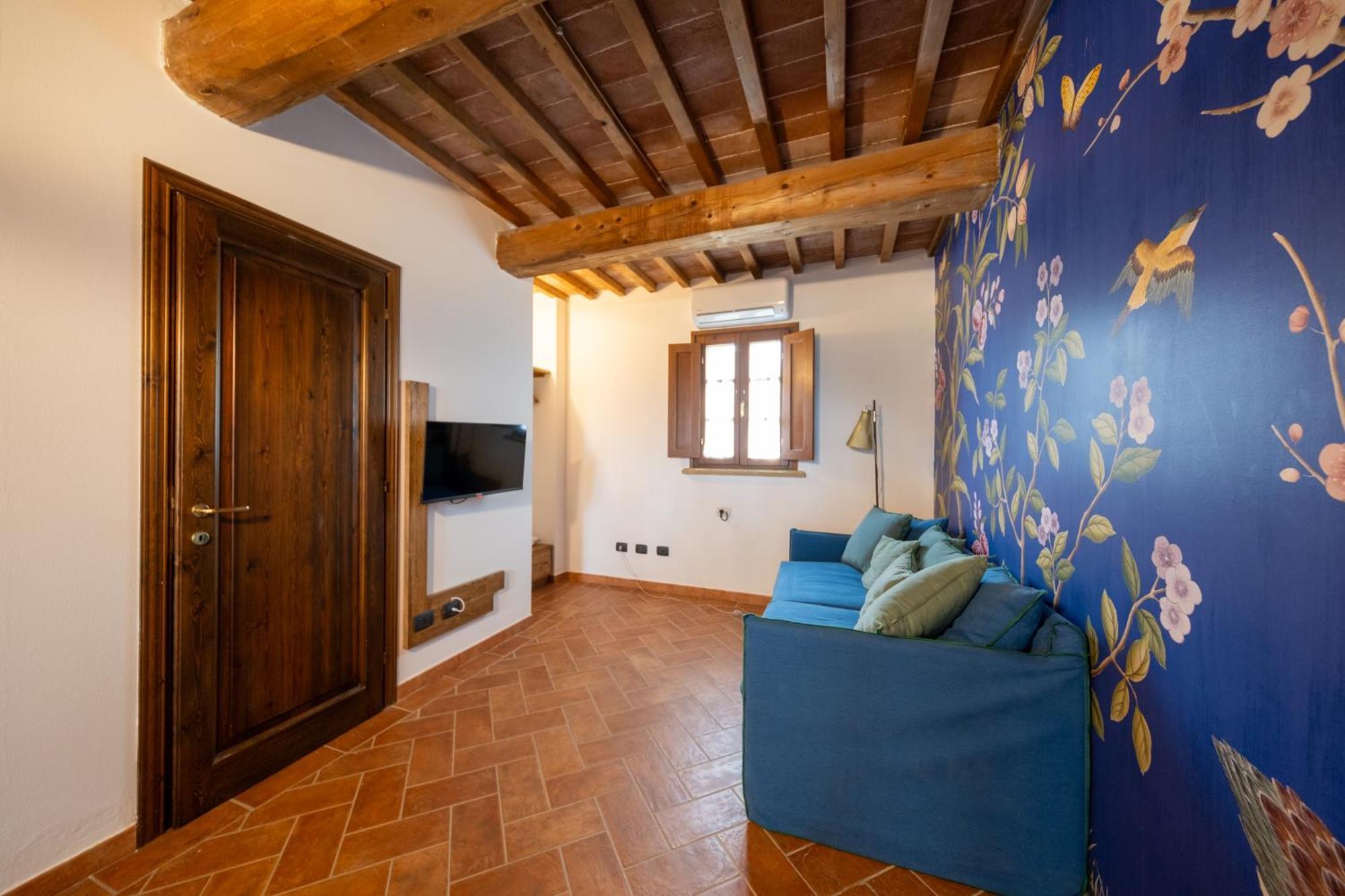 San Ruffino Apartments Lari Екстериор снимка
