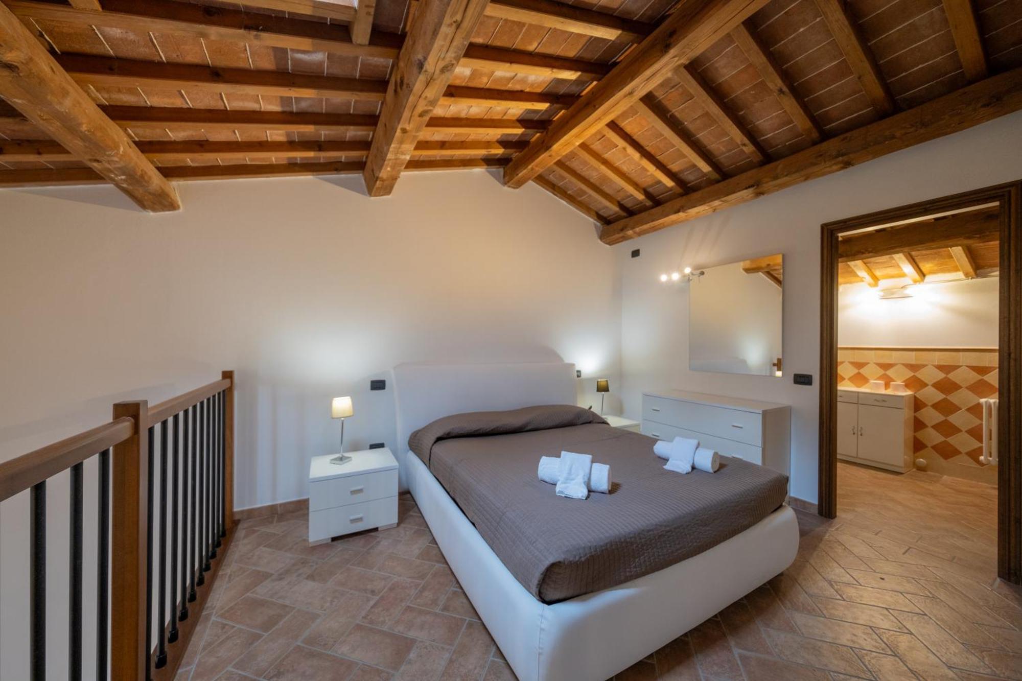 San Ruffino Apartments Lari Екстериор снимка