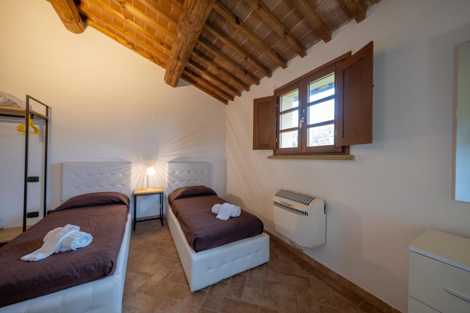 San Ruffino Apartments Lari Екстериор снимка