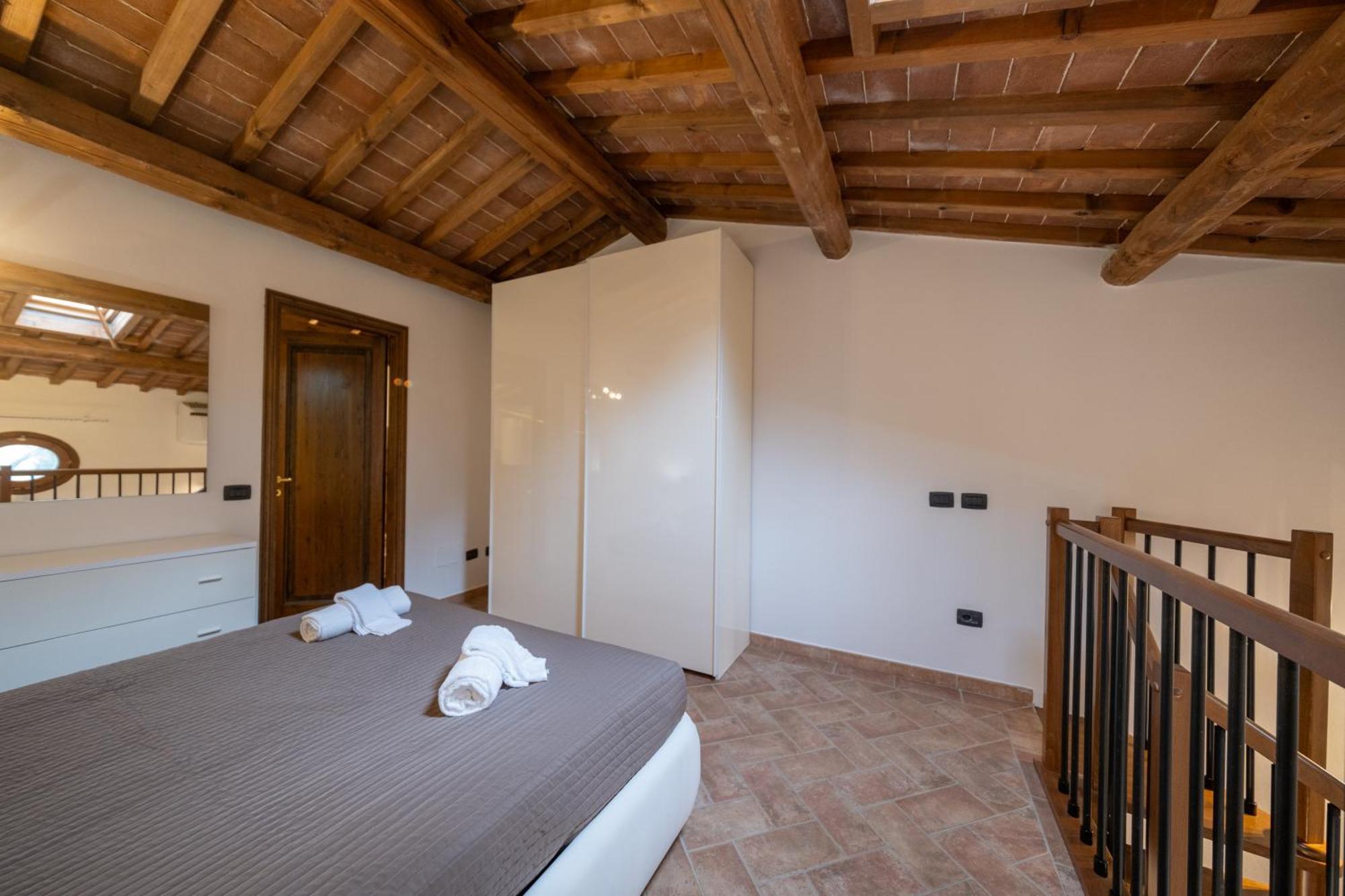 San Ruffino Apartments Lari Екстериор снимка