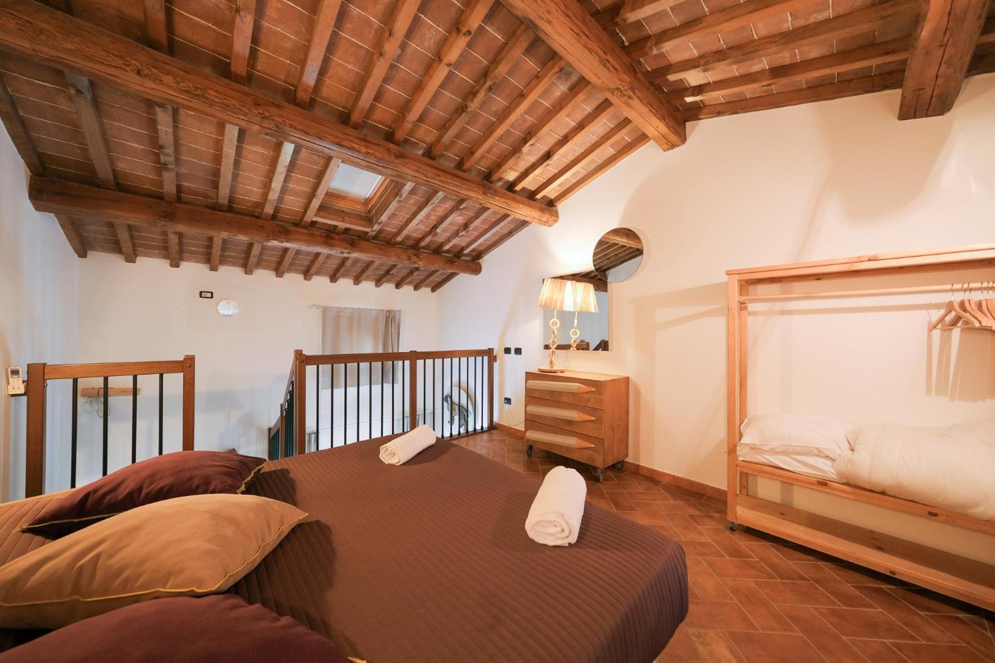 San Ruffino Apartments Lari Екстериор снимка