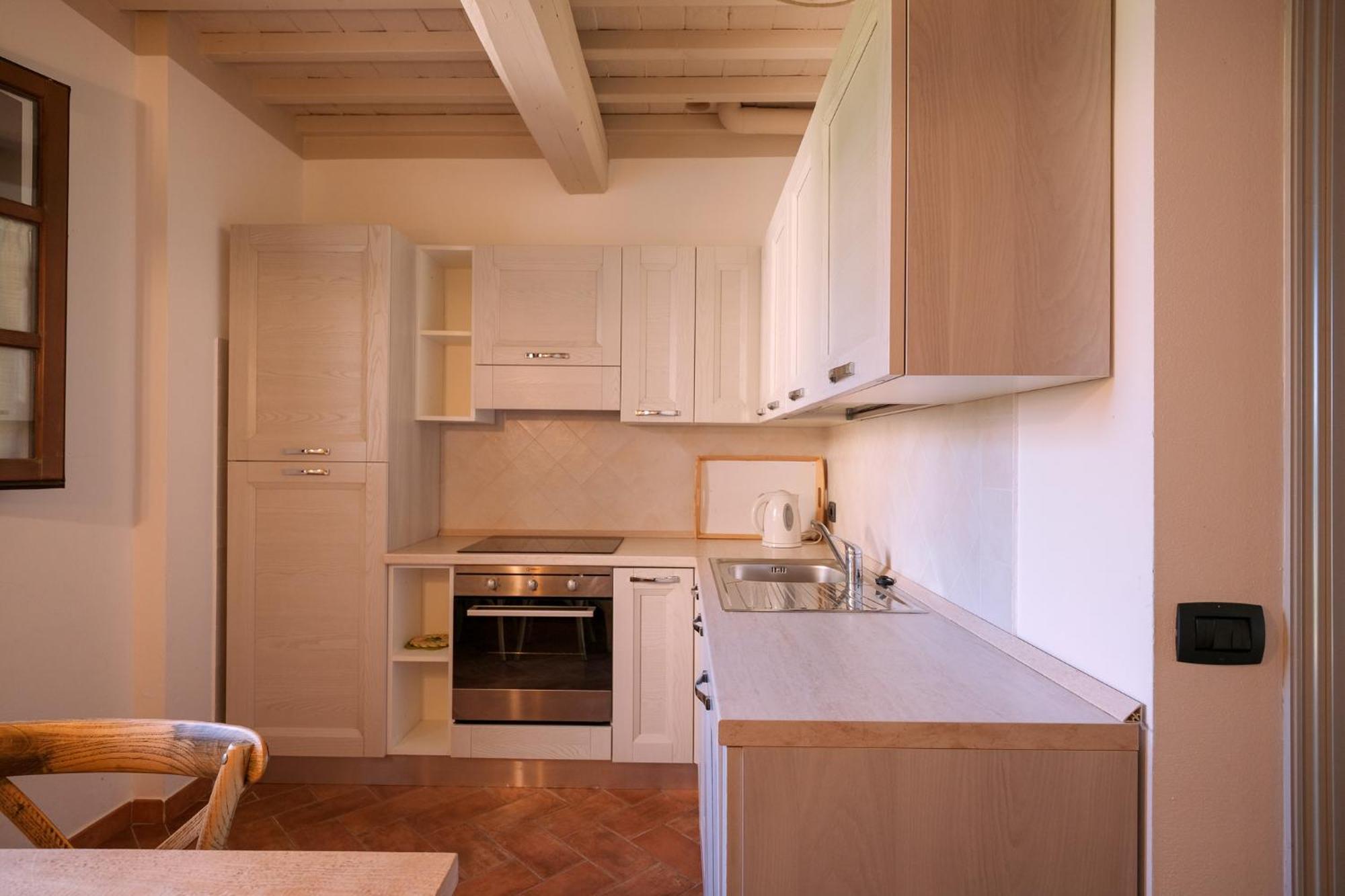 San Ruffino Apartments Lari Екстериор снимка