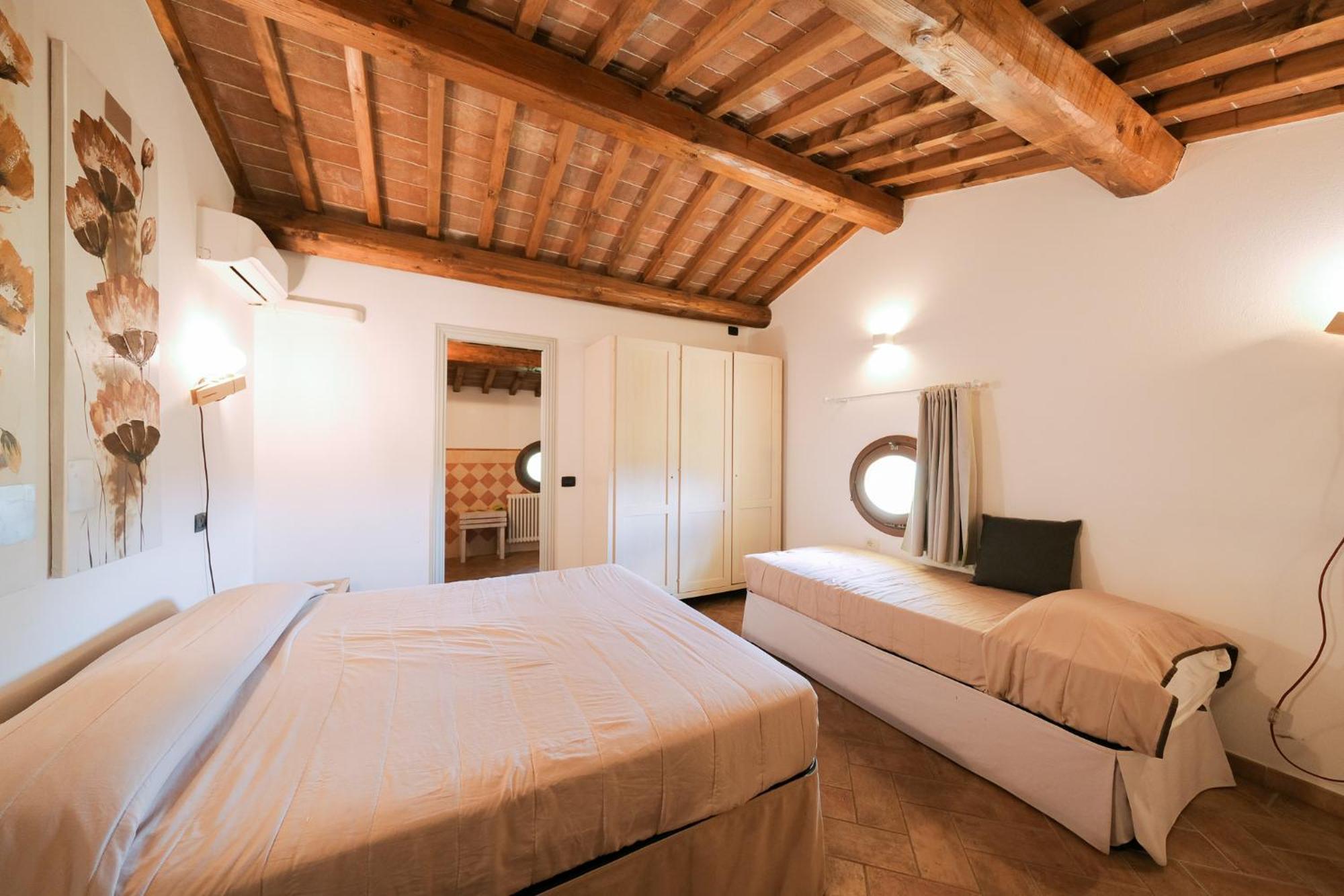 San Ruffino Apartments Lari Екстериор снимка